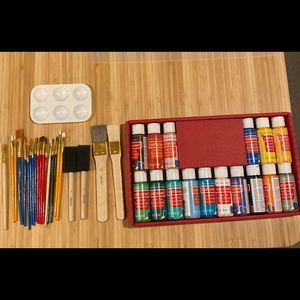 acrylic paint set with brushes
